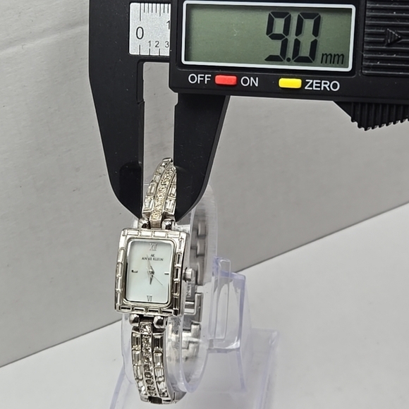 Vintage Anne Klein Women’s Crystal Accented Gold Ladies Watch Opalescent 10/8090 main image 8